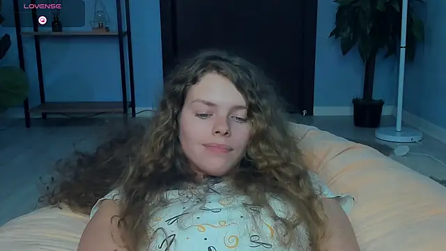 RayaNenlia live sex cam