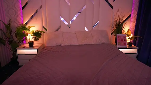 MollyyMayy live sex cam