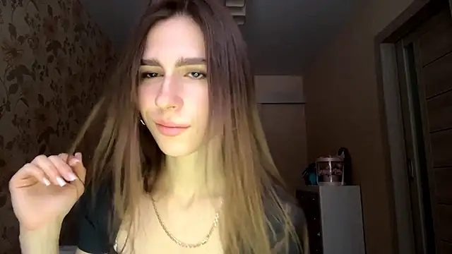 ElsieKuhlmann live sex cam