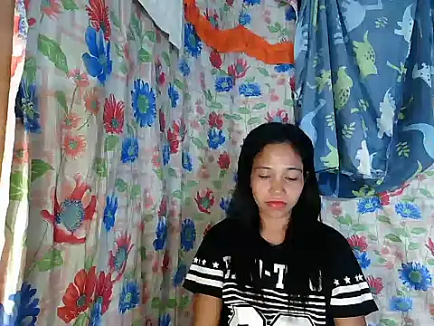 PinaySkinnyGirl's cam snapshot