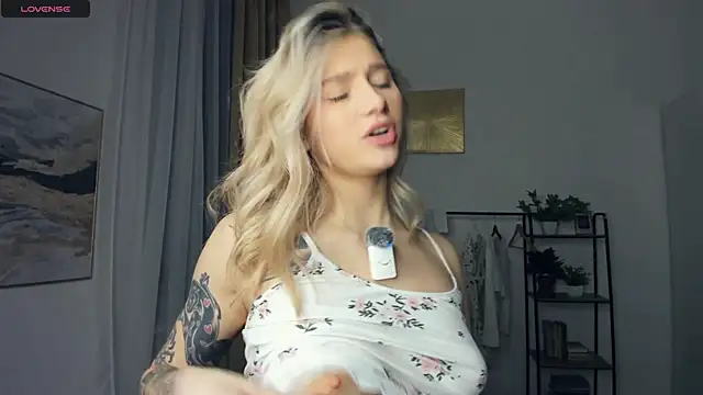 FaaBinaa live sex cam