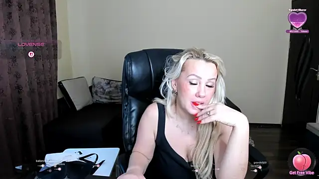 KandyHellenx live sex cam