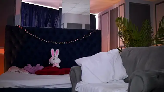 MissKiarra live sex cam