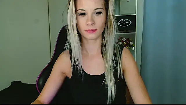 KristineGlow's cam snapshot