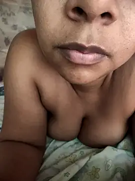 MichelleMore live sex cam