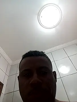 Bruz014 live sex cam