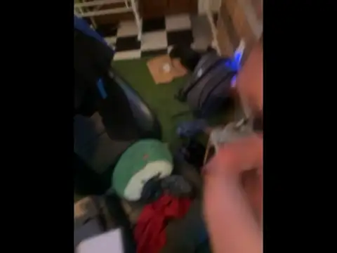 Polaroid_White live sex cam