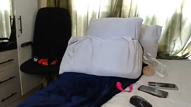 Foxybrownxx1 live sex cam