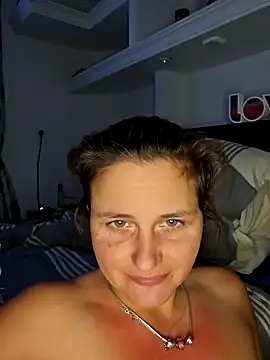 xcrazzycat live sex cam