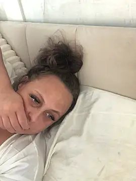 Welsh_Maya221x's cam snapshot