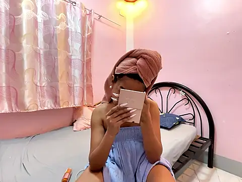 Mira_Janee live sex cam