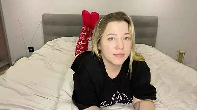 Embersweetbunny live sex cam