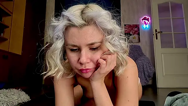 Bellydevilmilky live sex cam