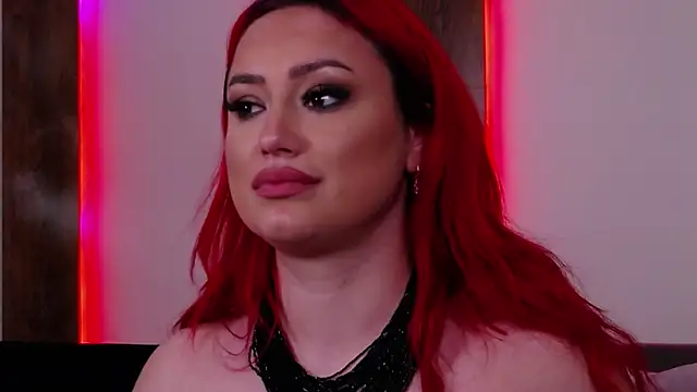 EmyHilton live sex cam