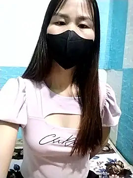 Donatella28 live sex cam