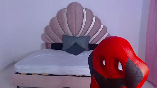 Enzo_fox77 live sex cam