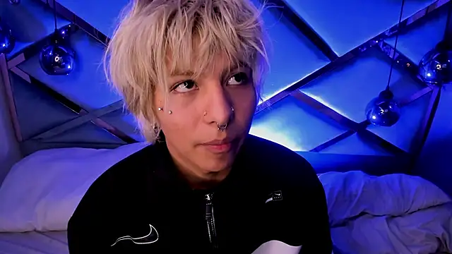 OliIverr22 live sex cam