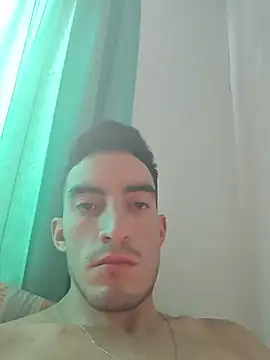 TommyMomentum live sex cam