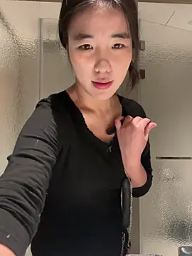 lucy2027 live sex cam