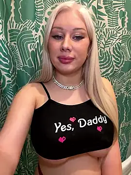 LaraHollywood live sex cam