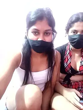 SexyLyndaa live sex cam