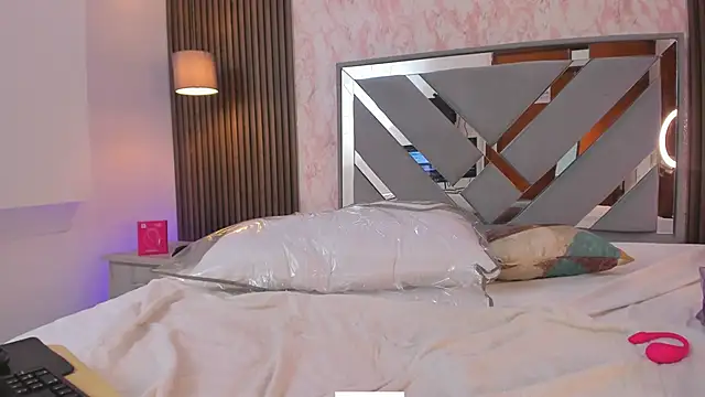 Connyy_21's cam snapshot