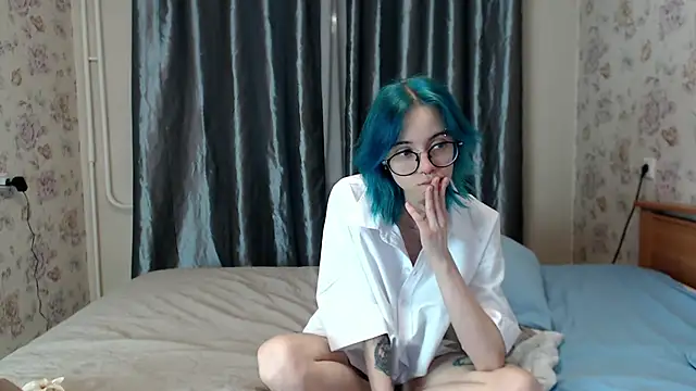 Malvina-cute live sex cam