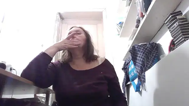 AnnaLive570's cam snapshot