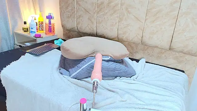 Zoe_Curvy live sex cam