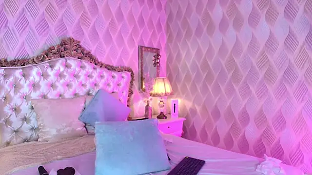 Bella_Smiith_'s cam snapshot