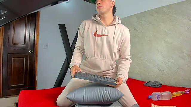 VelloTouch live sex cam