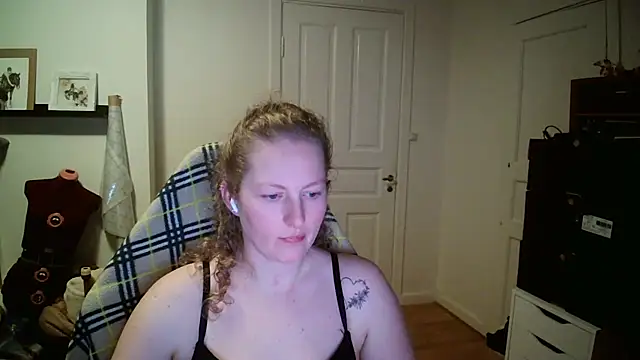 Girlnina-1995's cam snapshot