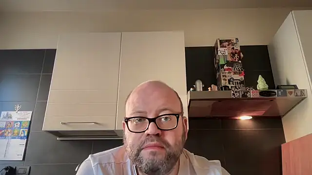 theitalianbear live sex cam