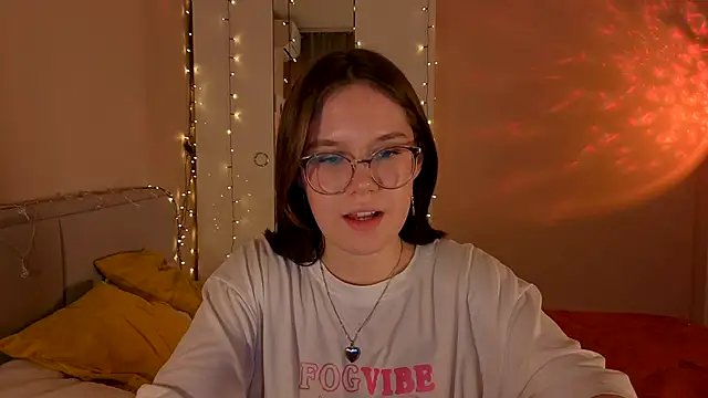 Mia_Luw's cam snapshot