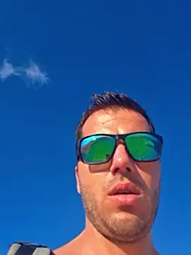 thenakedtraveler live sex cam