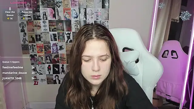 Anora_Miller's cam snapshot