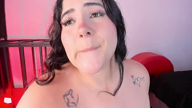 AmberiniHoffman live sex cam