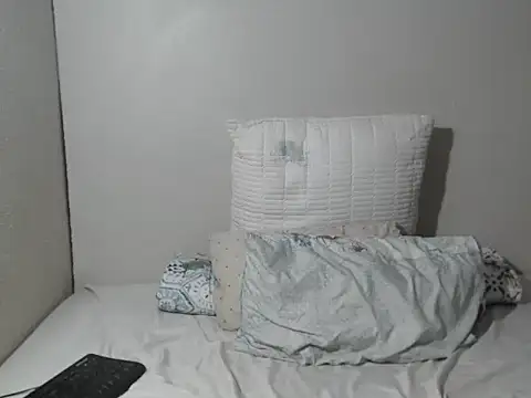 SlimGemZA's cam snapshot