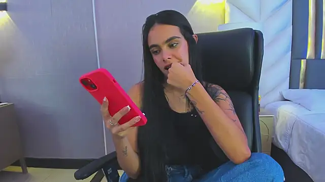 ChloeHarper_ live sex cam