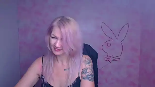 Madonna_Fire's cam snapshot