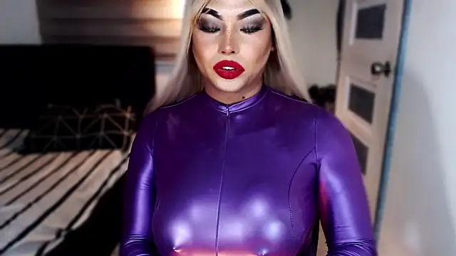 xTrixieMae live sex cam