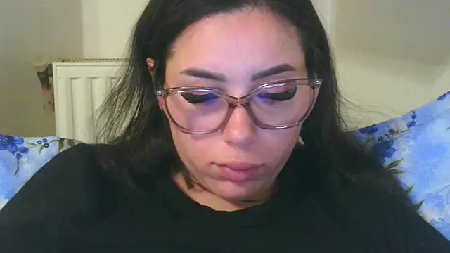 LovelyJulliette live sex cam