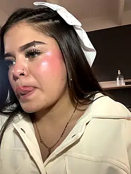 Camila_Duarte2's cam snapshot