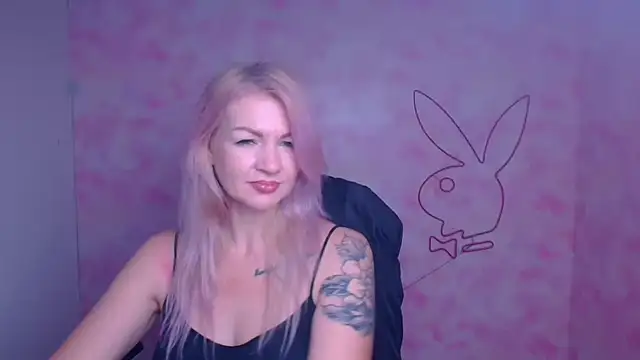 Madonna_Fire's cam snapshot