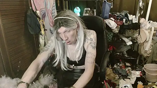 Ombeline1 live sex cam