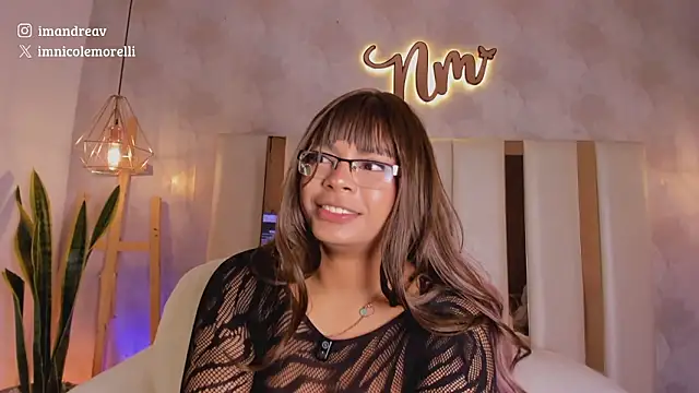 Nicolemorelli2 live sex cam