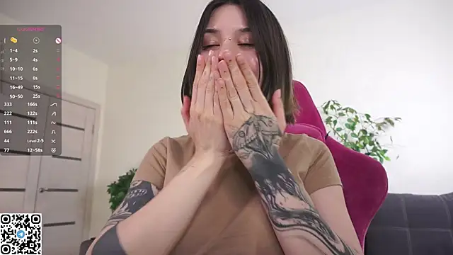 RoxannaCarver live sex cam