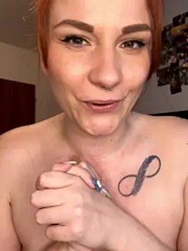 Fiebie_licios live sex cam