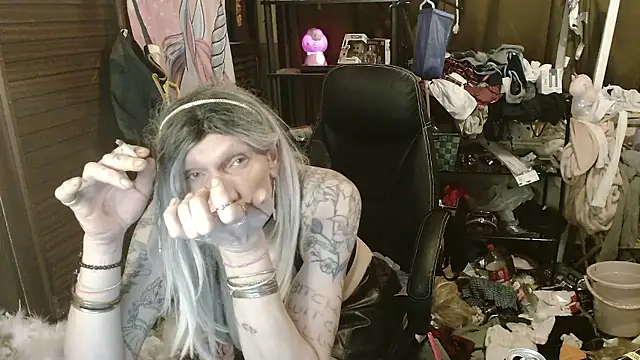 Ombeline1 live sex cam