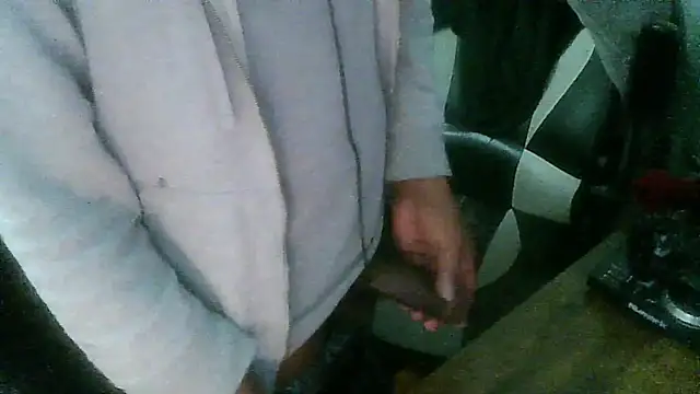 MrUnintentional's cam snapshot